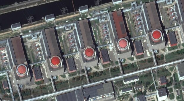 Zaporizhzhia, ira Casa Bianca: «Mosca smilitarizzi l'area». Centrale nucleare scollegata per ore dalla rete ucraina