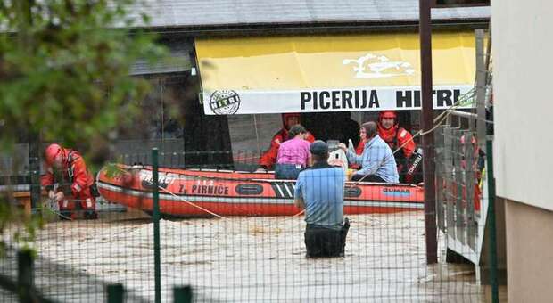 Slovenia, sono tre le vittime accertate a causa del maltempo: record di piogge in 12 ore. Allerta anche in Austria