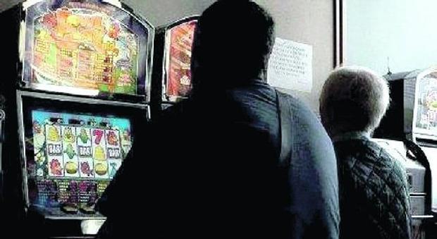 Renzi, svolta anti-azzardo: «Toglieremo le slot machine dalle tabaccherie»