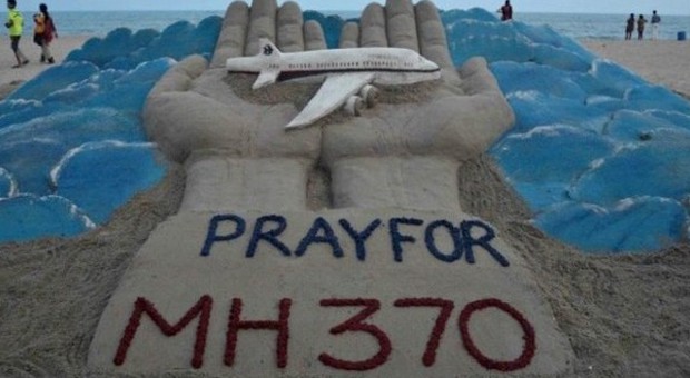 Gli ultimi minuti di vita dei 238 passeggeri sull'aereo della Malaysia Airlines, immensa bara di metallo