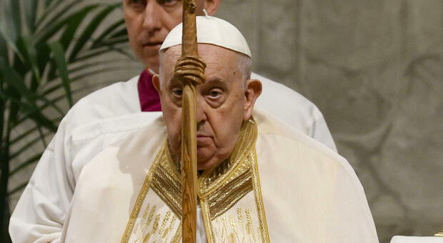 Papa Francesco ancora influenzato, ma continua a fare programmi. Come sta veramente?