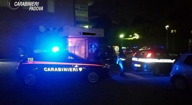 BLITZ Carabinieri e Polizia locale hanno chiuso il locale di lap dance Play Boy