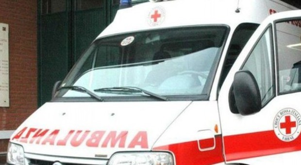 Cade sulla pista di motocross a Mantova: grave Simone, 18 anni. "Operato al fegato"