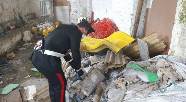 Sequestrata discarica di rifiuti in area agricola a Piazzolla di Nola