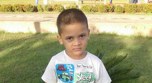 Bimbo di 9 anni torturato e decapitato dalle sue mamme: «Era diventato un peso economico»