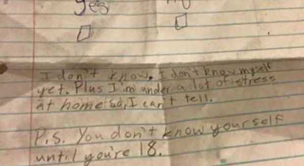 "Do you like me?", bimbo di 11 anni corteggia la compagna di classe: la risposta di lei è commovente