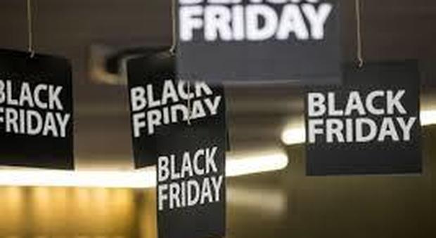 Black Friday, in arrivo il giorno di shopping più "caldo" dell'anno: guida agli acquisti