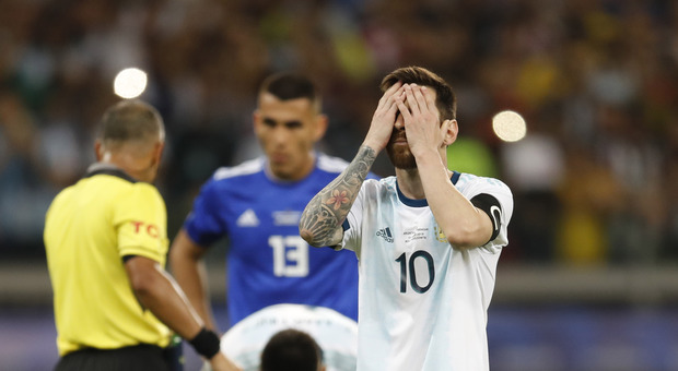 Argentina sull'orlo del baratro: 1-1- col Paraguay, non basta Messi
