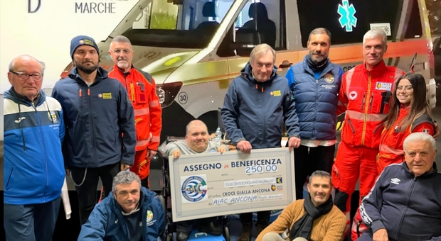 Defibrillatore e donazione per la Croce Gialla di Ancona: la partita della solidarietà continua ad essere vinta