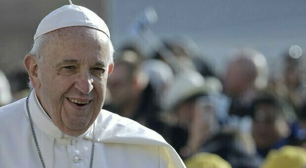 Papa Francesco, l'ultimo bollettino: leggera febbre e messaggio ai piccoli pazienti oncologici
