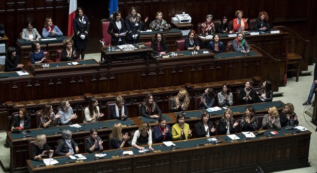 Violenza sulle donne, la presidente della Camera: «Comunità sfregia» Gentiloni: «Italia dice stop»
