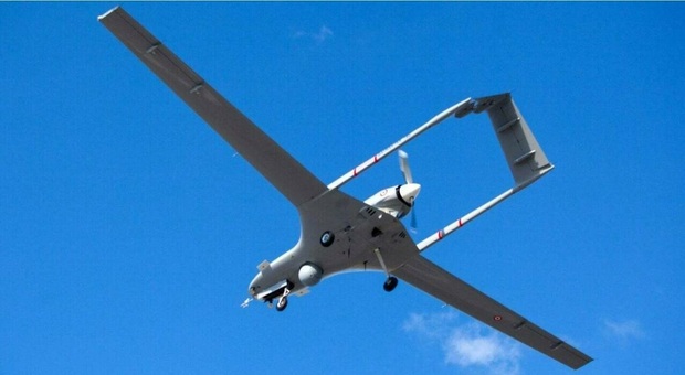 Bayraktar, il drone "invisibile" temuto da Putin: la Russia offre 800 dollari a chi ne abbatte uno