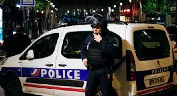 Francia, si lancia in auto contro moschea: nessun ferito
