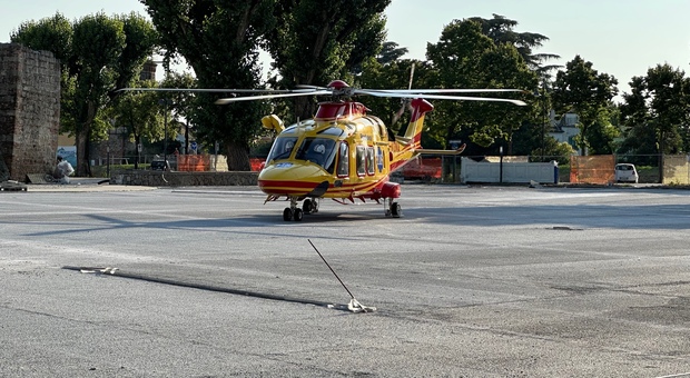 Gorizia. Operaio cade dal bastione del castello e vola per 6 metri: portato in elicottero all'ospedale di Trieste in gravi condizioni