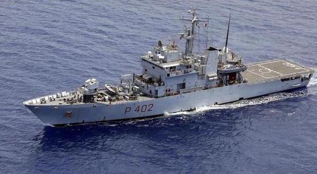 Immigrati, 490 soccorsi a largo di Tripoli: nasce bimbo sulla nave della Marina