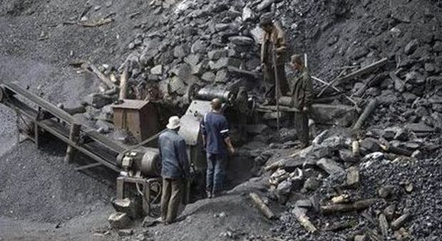 Esplosione nella miniera di carbone Hanno per la vita diciassette minatori