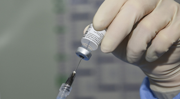VACCINAZIONI Le procedure per immunizzare anziani e operatori sanitari procedono spedite
