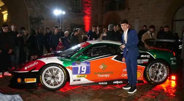 Ecco la nuova Ferrari di Eliseo: il 18enne salentino è il più giovane pilota professionista