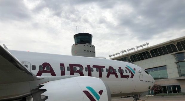 Air Italy, anche l'Alitalia offre tariffe agevolate ai passeggeri rimasti a terra