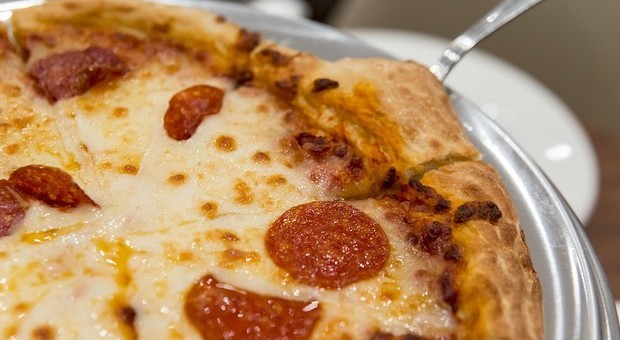Negli Usa è National Pizza Day, al salame quella preferita