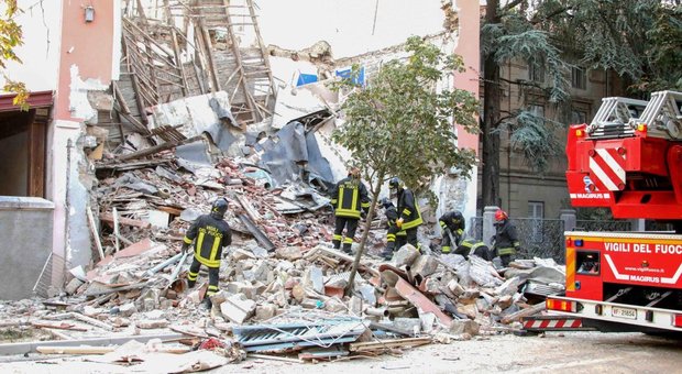 Violenta esplosione, crolla palazzina: fra le vittime Sabina, 43 anni, di Caorle