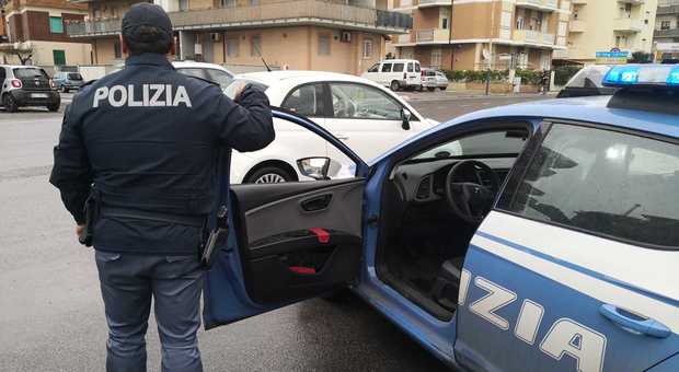 Trieste, rapina choc: in due bloccano una donna e le strappano borsa e orologio di valore