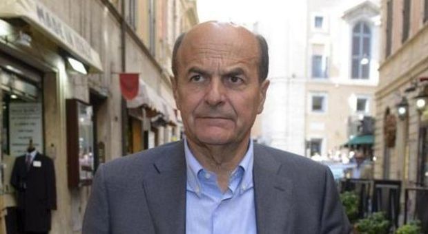 Pd, Bersani rifiuta l'incontro con Renzi e critica il Jobs act: «È incostituzionale»