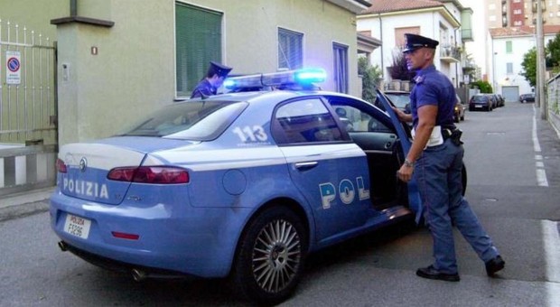 Roma: picchia papà di un coetaneo, arrestato 17enne del clan Casamonica