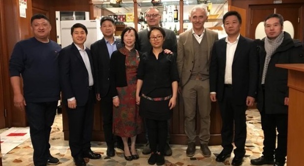 Il sindaco Coletta e il direttore della Asl a pranzo in un ristorante cinese: Nulla da temere, basta sciocchi pregiudizi