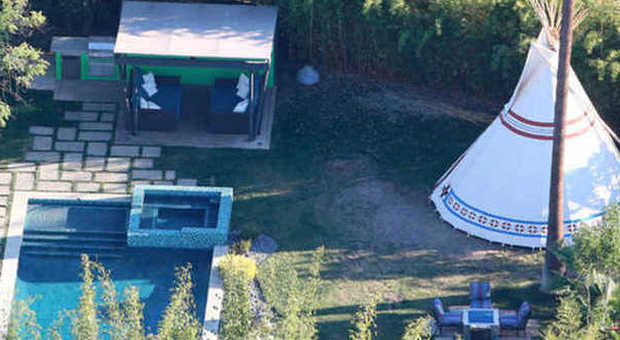 Miley Cyrus, in regalo per il comlpeanno una tenda indiana da 25mila euro in giardino