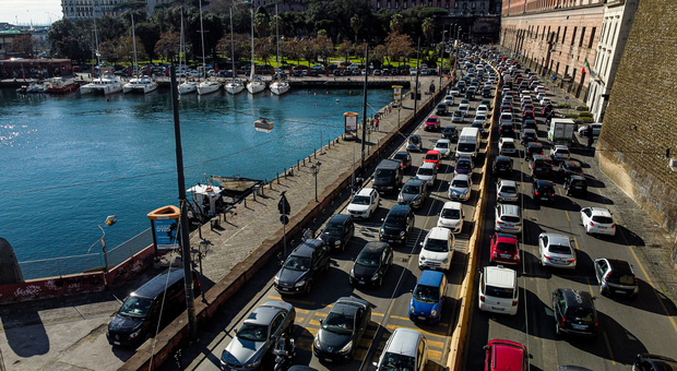 Napoli, corso Vittorio Emanuele tra dissuasori e limiti di velocità: «Così paralisi inevitabile»