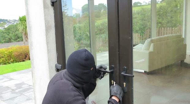 Un altro colpo dei ladri a Osimo fa scoppiare la polemica sulla sicurezza