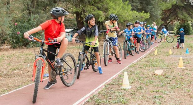 Bike School Napoli: prima scuola di ciclismo in città; corsi gratuiti per giovani svantaggiati