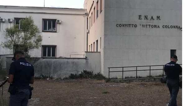 L'ex convitto di Fano trasformato in rifugio abusivo: un espulso e tre persone allontanate