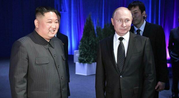 Kim Jong Un, leader supremo della Corea del Nord, e Vladimir Putin, durante una visita al Cremlino