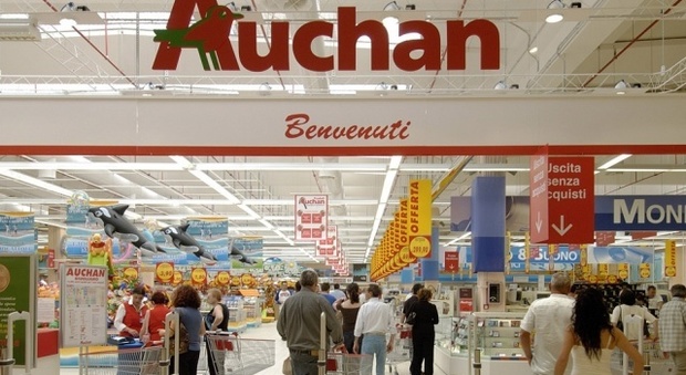 Auchan: braccio di ferro coi dipendenti sull'apertura a Ferragosto