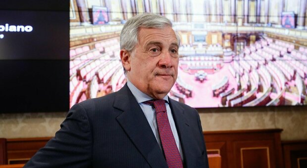 Tajani (Fi): «Governo debole, non sono all'altezza. Il centrodestra maggioranza nel Paese»