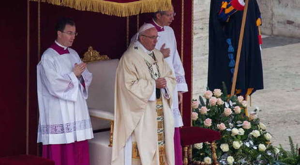 La messa di Papa Francesco apre il Giubileo Folla in piazza, sicurezza ai massimi livelli