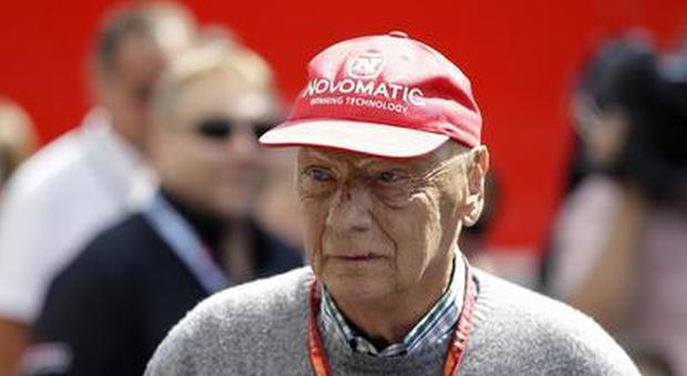 Lauda riappare in video tranquillizza i fan ed esalta i successi Mercedes