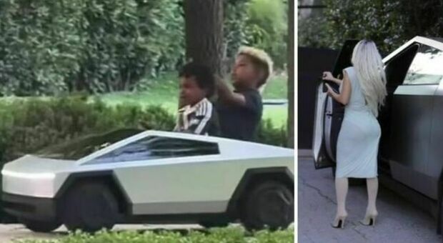 Kim Kardashian regala una mini Tesla da 1.500 dollari al figlio di 5 anni Psalm: «La stessa auto di mamma»