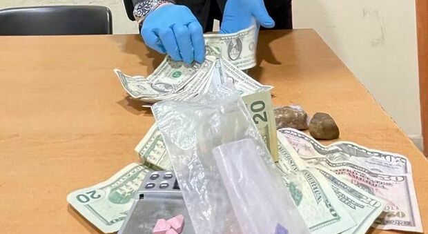 Sorrento, ecstasy e hashish 200 dollari americani: arrestato