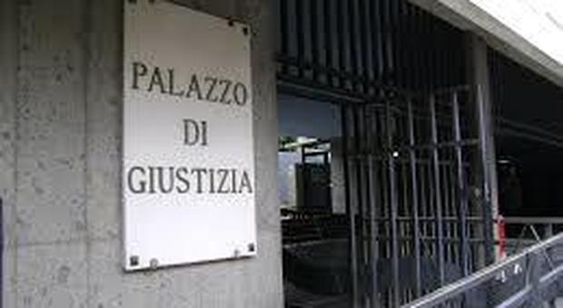 Giudice minacciato in udienza, carabinieri in aula