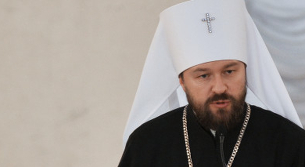 Il vescovo ortodosso Hilarion si offre come cavia: proverà il vaccino anti Covid su se stesso