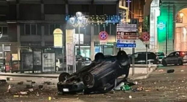 Fecero esplodere un'auto nella notte di Capodanno: arrestati altri due ragazzi