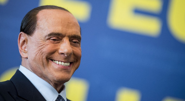 Berlusconi sospende la campagna elettorale, giallo sulle condizioni di salute. Lui: "Sto benissimo"