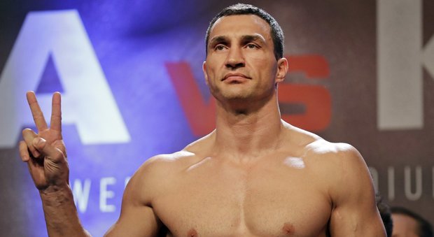 Il pugile ucraino Klitschko si ritira: non combatterà contro Joshua