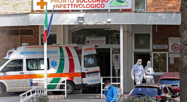 Covid a Napoli: paziente di 70 anni morto al Cotugno, indagano i carabinieri