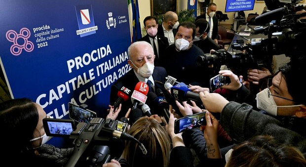 Procida capitale italiana della cultura 2022, De Luca: «Tenetevi le mascherine»