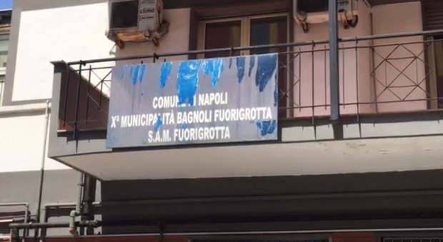 Napoli, all'anagrafe di Fuorigrotta c'è un solo dipendente: «Senza di me chiude tutto»