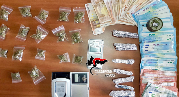 Crispano, 120 dosi di droga e 4mila euro in casa: arrestata donna incensurata